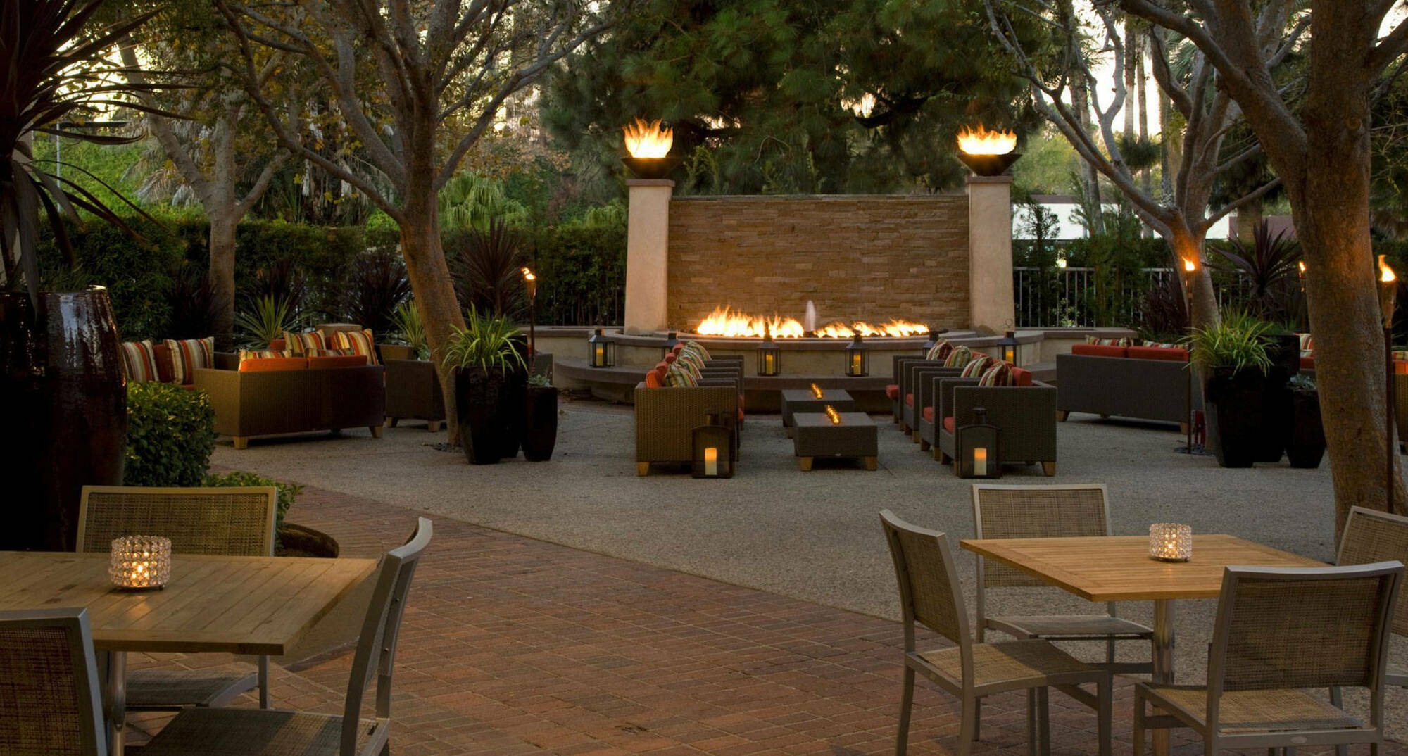 伍德兰希尔斯华纳中心万豪酒店 洛杉矶 餐厅 照片